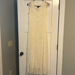 🤍 A beautiful white occasion dress with white fabric ruffles at the end 🤍